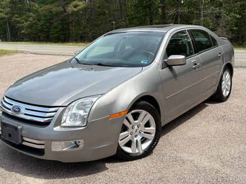 Used 2009 Ford Fusion SEL FWD image 2