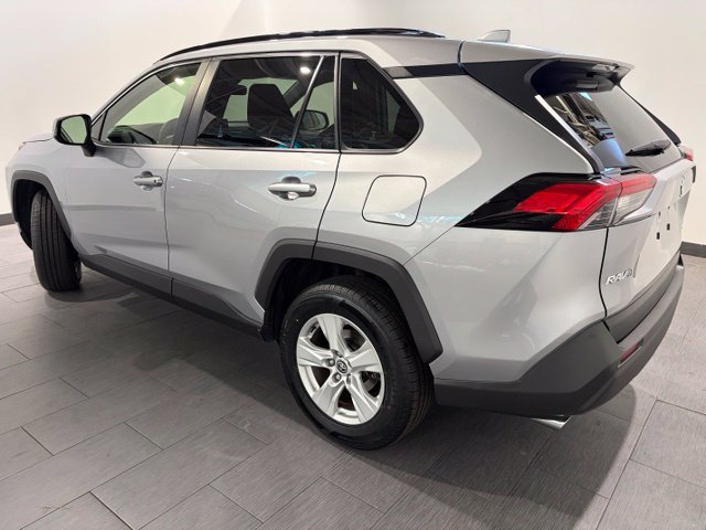 Used 2020 Toyota RAV4 XLE w/ Convenience Package AWD/4WD image 3