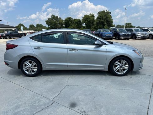 Used 2020 Hyundai Elantra SEL w/ Cargo Package (C1) FWD image 3