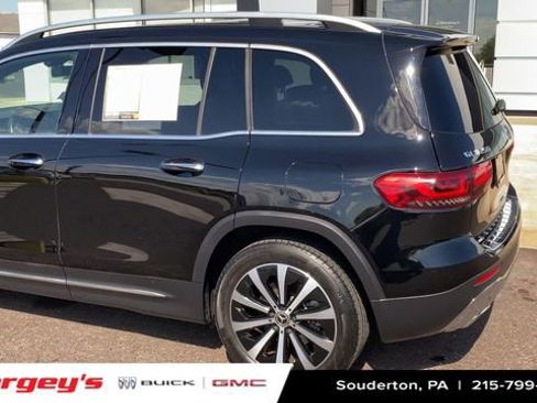 Used 2023 Mercedes-Benz GLB 250 4MATIC image 8