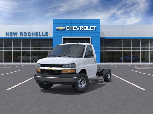 New 2025 Chevrolet Express 3500 w/ Power Convenience Package RWD image 8