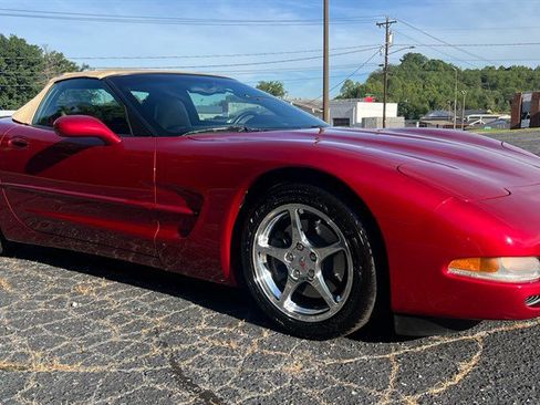 Used 2001 Chevrolet Corvette Convertible w/ Preferred Equipment Group2 RWD image 9
