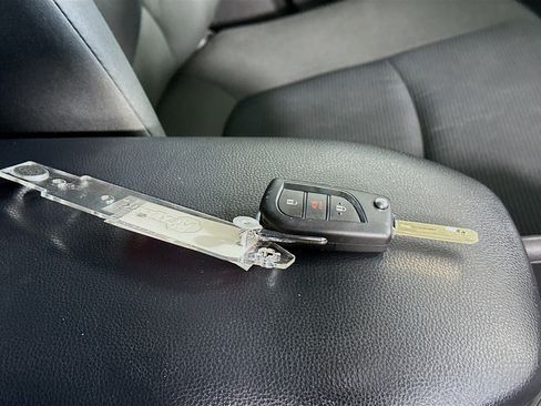 Used 2024 Toyota RAV4 LE image 32