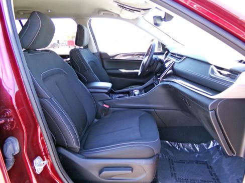 Used 2021 Jeep Grand Cherokee L Laredo w/ Luxury Tech Group I image 15