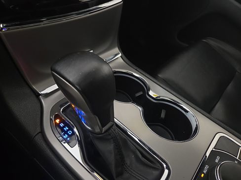 Used 2021 Jeep Grand Cherokee Limited image 24