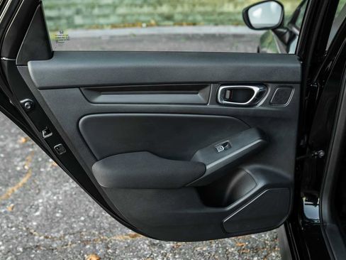 Used 2023 Honda Civic Sport image 19