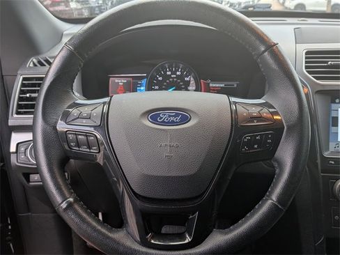 Used 2018 Ford Explorer XLT w/ Equipment Group 202A image 14