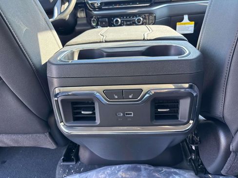 New 2026 GMC Sierra 1500 SLT w/ SLT Premium Package AWD/4WD image 6