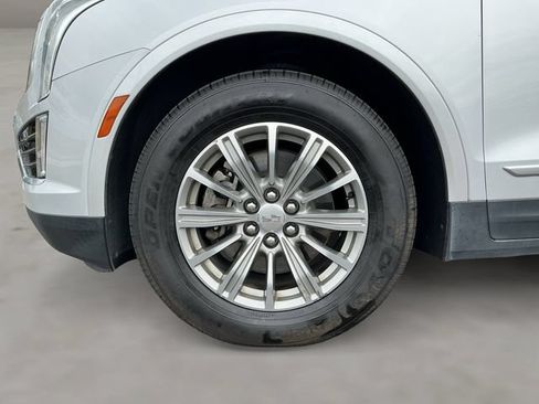 Used 2017 Cadillac XT5 Luxury w/ Driver Awareness Package FWD image 21