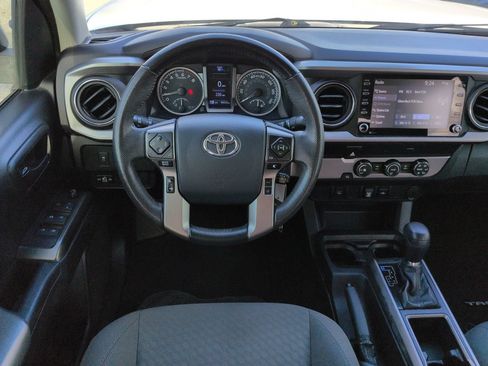 Used 2020 Toyota Tacoma SR5 RWD image 16