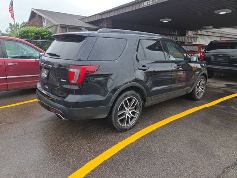 Used 2016 Ford Explorer Sport w/ Equipment Group 401A AWD/4WD image 3