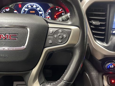 Used 2021 GMC Acadia Denali w/ Denali Ultimate Package AWD/4WD image 7