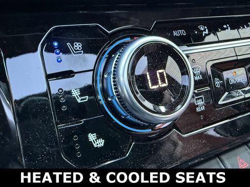 Used 2025 GMC Sierra 2500 Denali Ultimate image 12