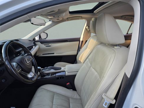 Used 2016 Lexus ES 350 w/ Luxury Package w/Wood Trim FWD image 14