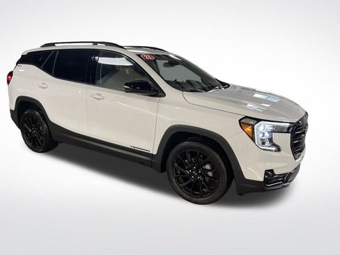 Certified 2023 GMC Terrain SLT w/ Elevation Edition image 7
