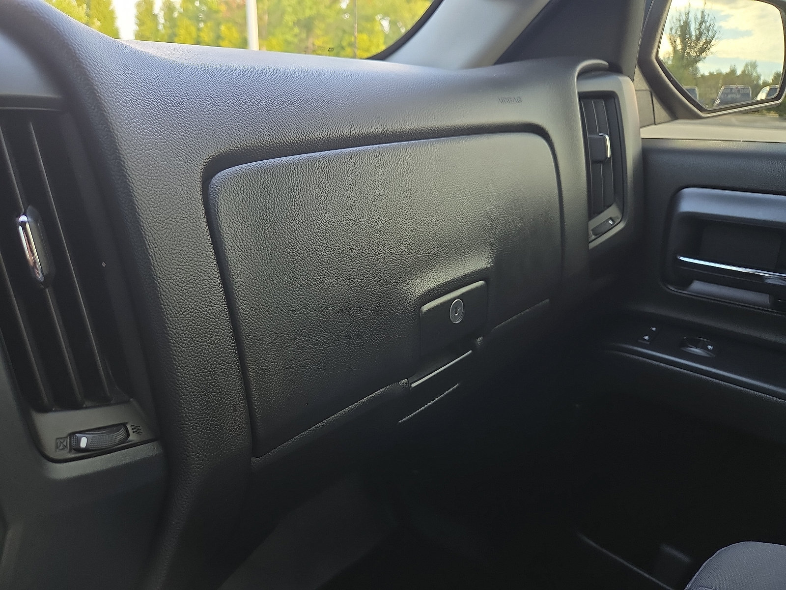 Used 2019 Chevrolet Silverado 1500 Custom w/ Custom Convenience Package RWD image 21