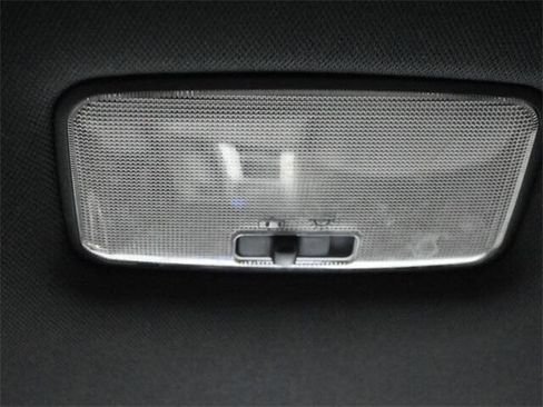 Used 2019 Toyota Tacoma SR5 image 16