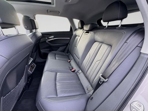 Used 2022 Audi e-tron Premium Plus w/ Premium Plus Package image 20