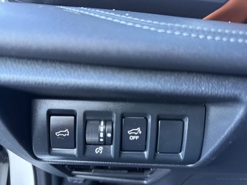 Used 2021 Subaru Outback Touring w/ Popular Package #2 image 25