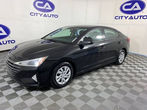 Used 2019 Hyundai Elantra SE w/ Winter Weather Package FWD image 7