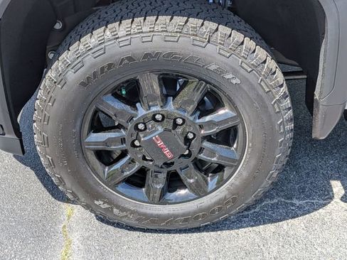 New 2026 GMC Sierra 2500 AT4 w/ AT4 Premium Plus Package AWD/4WD image 9