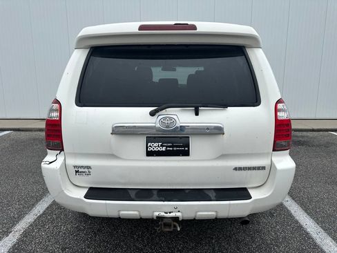 Used 2007 Toyota 4Runner SR5 AWD/4WD image 6