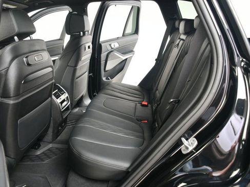 Used 2025 BMW X5 xDrive40i w/ Executive Package image 34