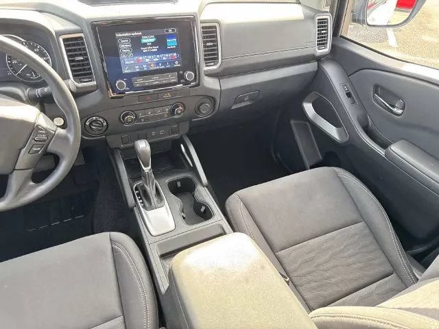 Used 2022 Nissan Frontier SV AWD/4WD image 15