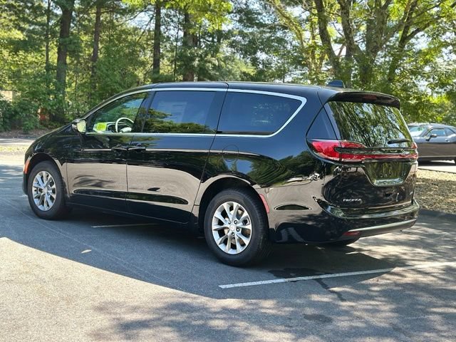 New 2027 Chrysler Pacifica Select w/ Family Tech Group AWD/4WD image 3
