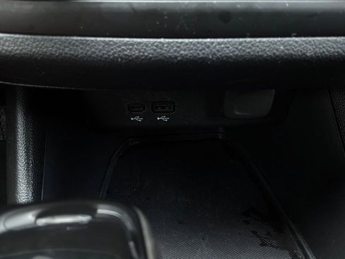 Used 2025 Buick Envista Preferred FWD image 23