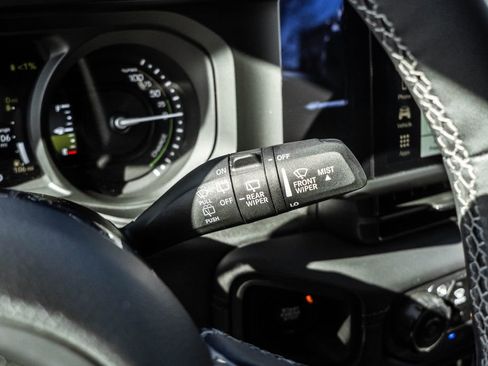 Used 2025 Jeep Wrangler Unlimited Sahara AWD/4WD image 28