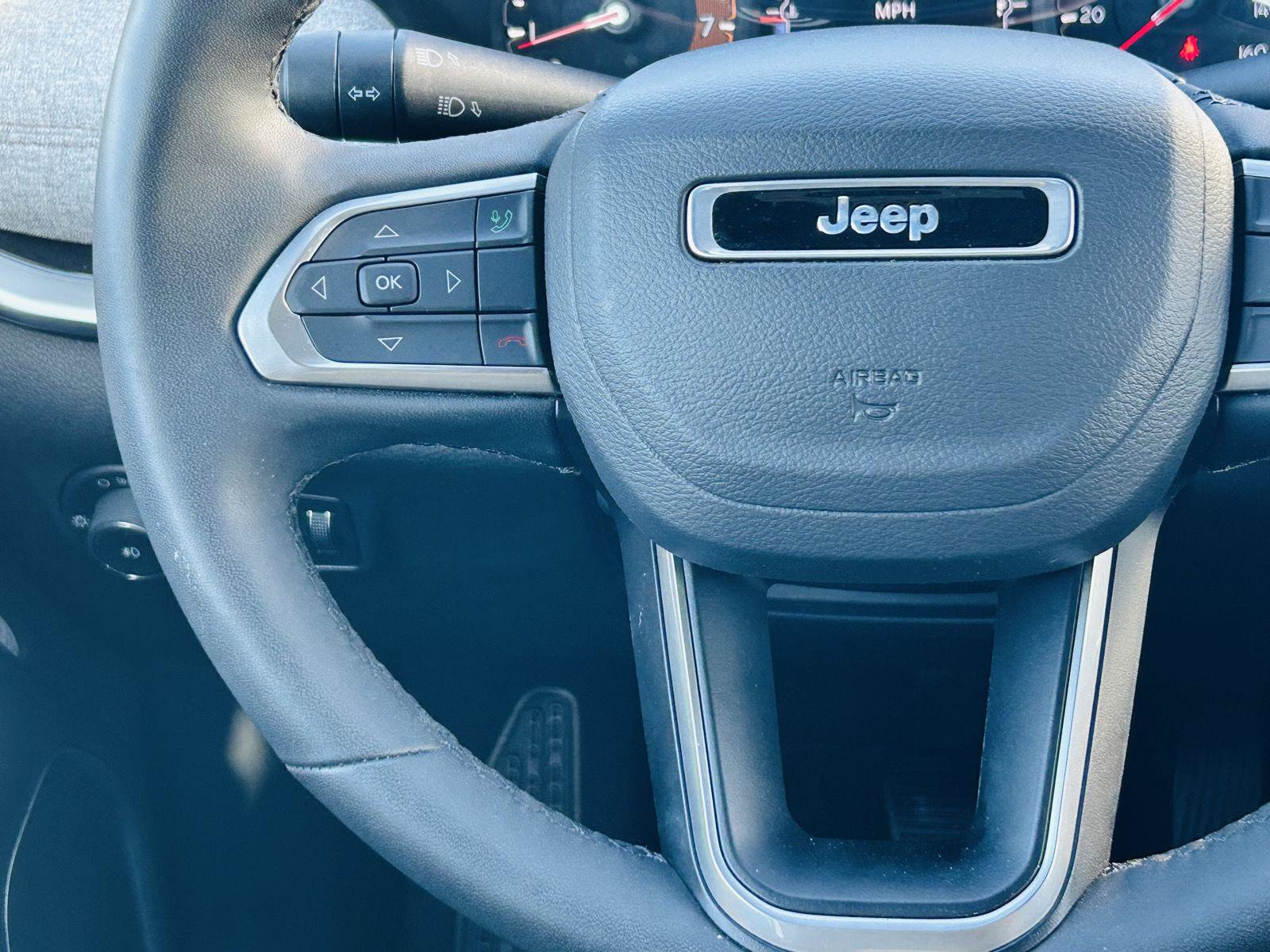 Used 2023 Jeep Compass Latitude AWD/4WD image 13