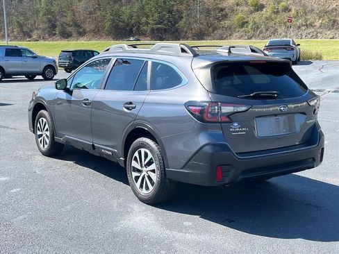 Used 2020 Subaru Outback Premium image 3