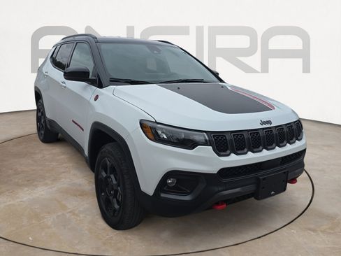 Used 2024 Jeep Compass Trailhawk image 3