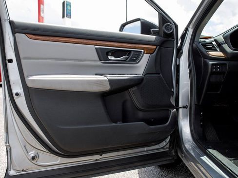 Used 2017 Honda CR-V Touring image 19