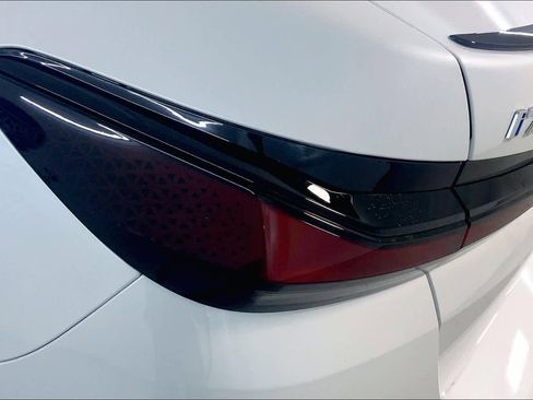 Used 2024 BMW i7 xDrive60 w/ Executive Package image 14