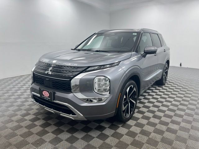 Used 2022 Mitsubishi Outlander SEL AWD/4WD image 2