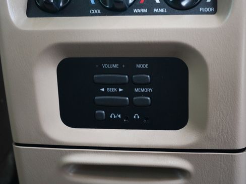 Used 2002 Lincoln Navigator 4WD image 17