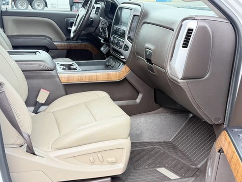 Used 2019 GMC Sierra 3500 SLT w/ Duramax Plus Package AWD/4WD image 25