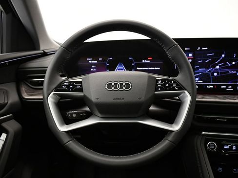 Used 2025 Audi Q5 Premium w/ Convenience Package image 21