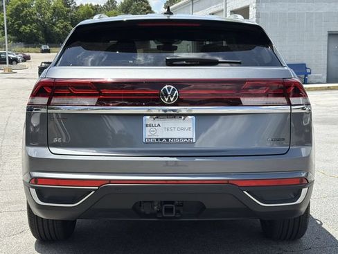 Used 2024 Volkswagen Atlas Cross Sport SE AWD/4WD image 3