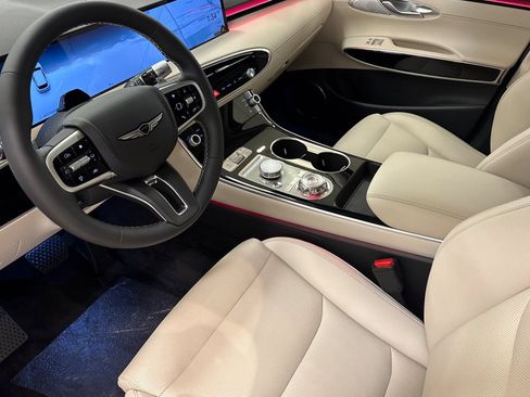 New 2026 Genesis GV70 2.5T AWD/4WD image 10
