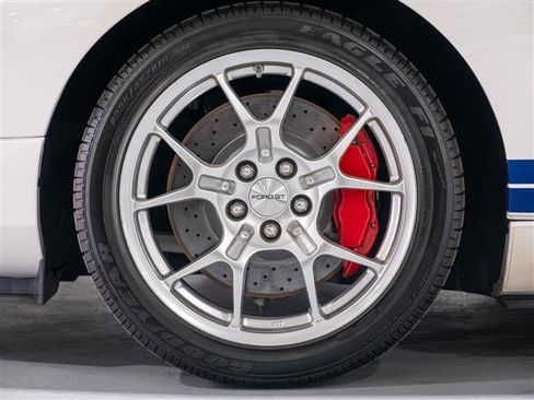 Used 2005 Ford GT image 10