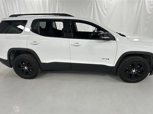 Used 2023 GMC Acadia AT4 image 2