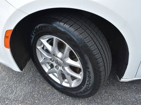 Used 2022 Chrysler Voyager LX FWD image 42