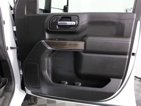Used 2023 Chevrolet Silverado 2500 LT image 34