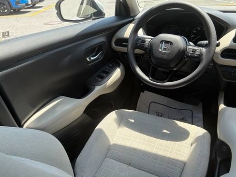 Certified 2025 Honda HR-V LX image 31