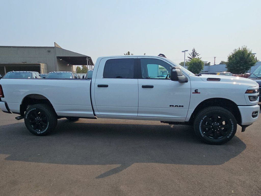 New 2026 RAM 2500 Big Horn AWD/4WD image 8