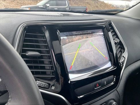 Used 2022 Jeep Cherokee Limited image 17