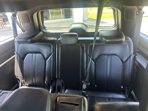 Used 2021 Ford Expedition Max Limited AWD/4WD image 27